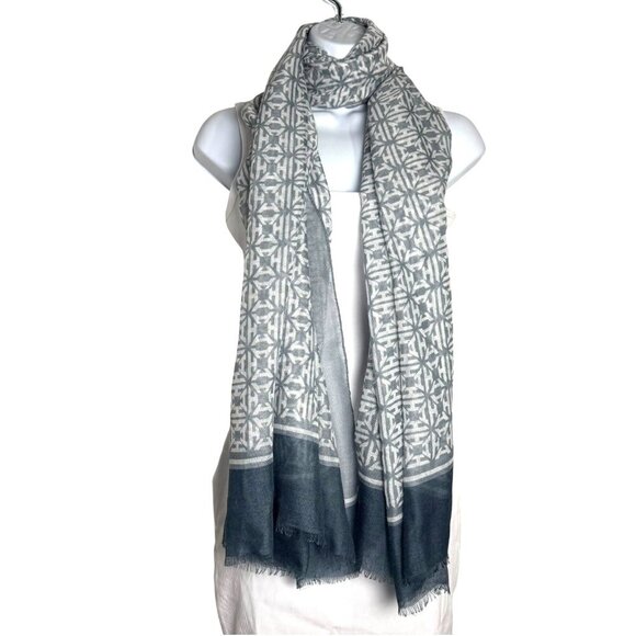 India Hicks Heritage Blue Monogram Scarf Shawl sarong - Picture 2 of 6